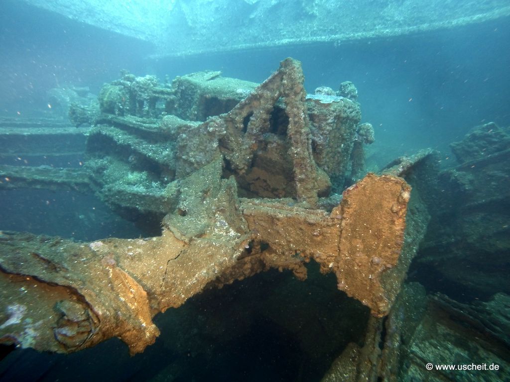 Hoki Maru, Catapillar 